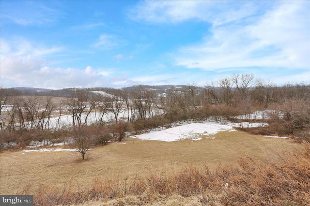 128 ROBBY DR, Leesport, PA 19533