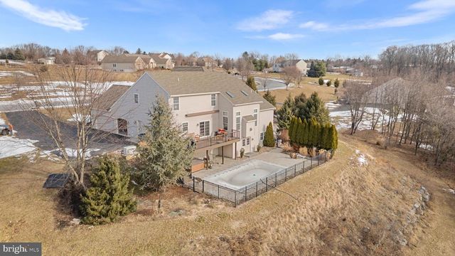 128 ROBBY DR, Leesport, PA 19533