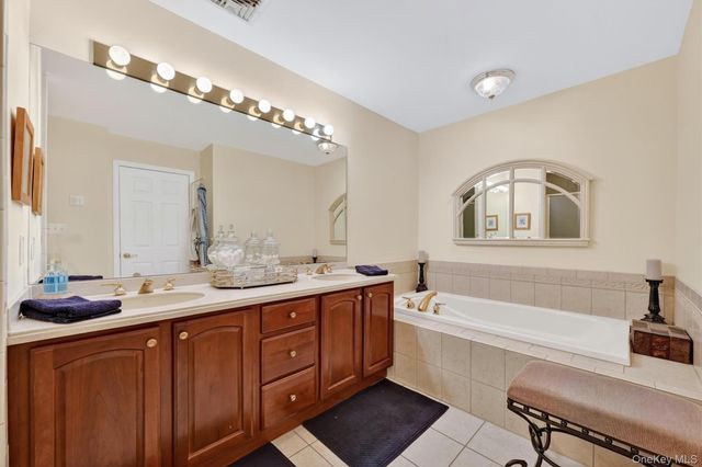 3 Pinehurst Circle, Monroe, NY 10950
