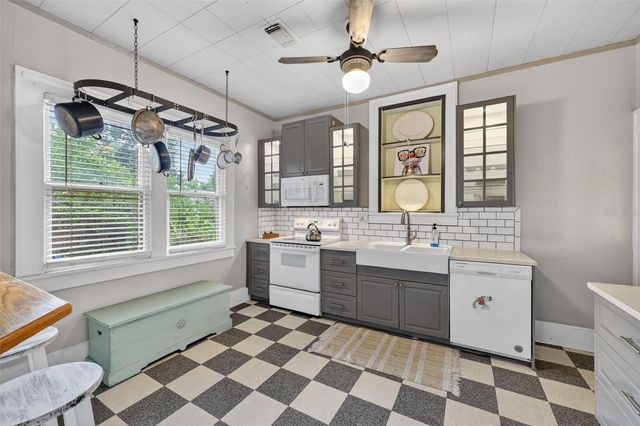 2535 15TH AVENUE N, St Petersburg, FL 33713