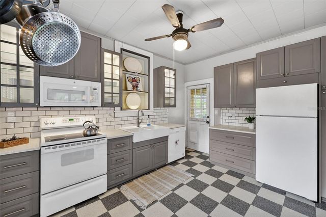 2535 15TH AVENUE N, St Petersburg, FL 33713