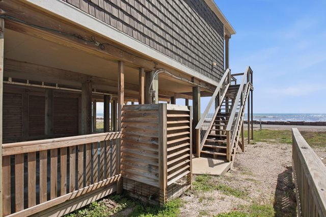 706 Beach Drive, Freeport, TX 77541