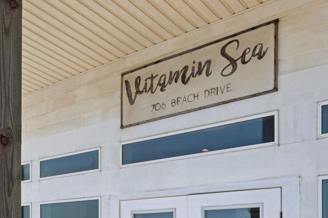 706 Beach Drive, Freeport, TX 77541