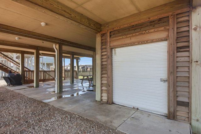 706 Beach Drive, Freeport, TX 77541