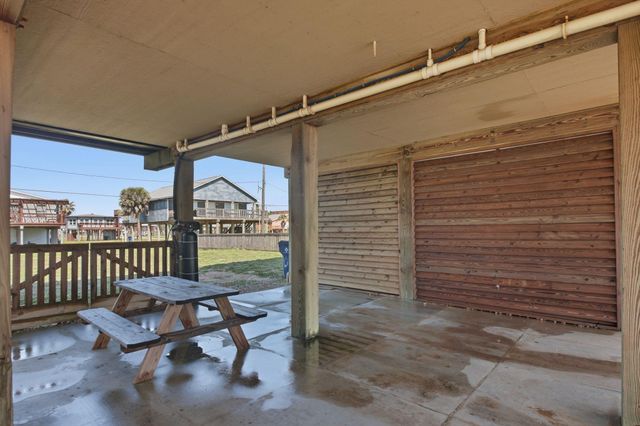706 Beach Drive, Freeport, TX 77541