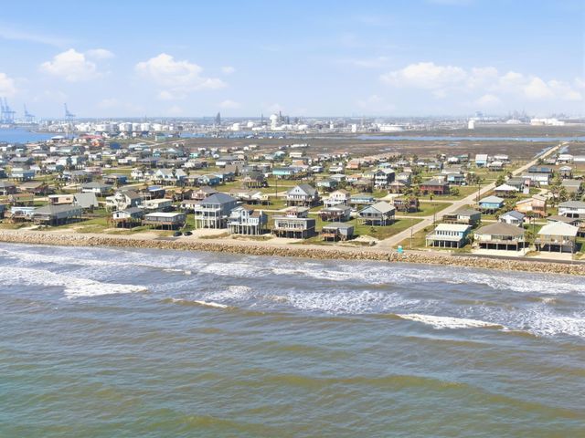 706 Beach Drive, Freeport, TX 77541