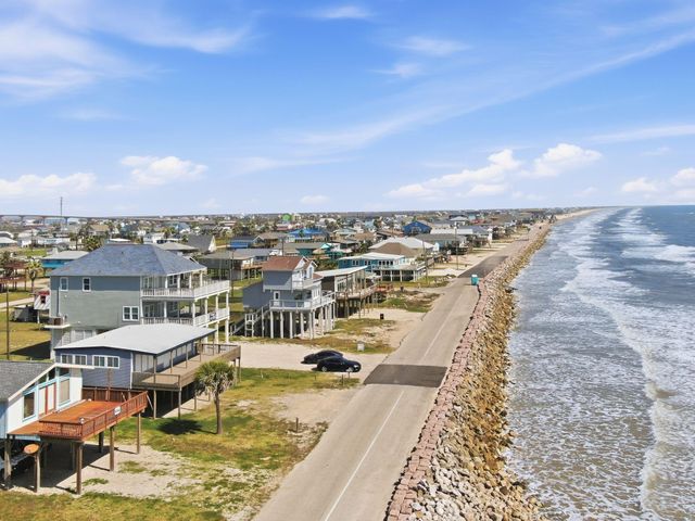 706 Beach Drive, Freeport, TX 77541