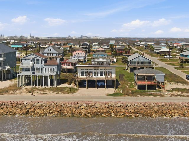 706 Beach Drive, Freeport, TX 77541