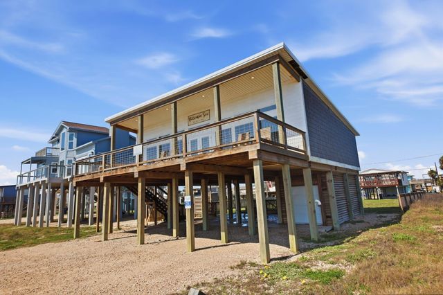 706 Beach Drive, Freeport, TX 77541