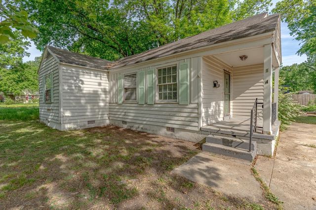 1904 E Barton Ave, West Memphis, AR 72301