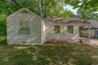 1904 E Barton Ave, West Memphis, AR 72301