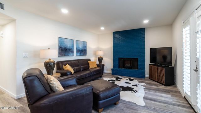 1460 N LA ROSA Drive, Tempe, AZ 85288