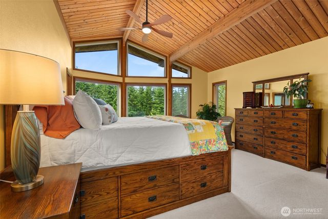 1090 Middle Fork Road, Onalaska, WA 98570
