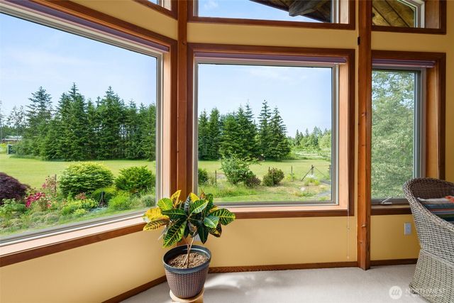 1090 Middle Fork Road, Onalaska, WA 98570