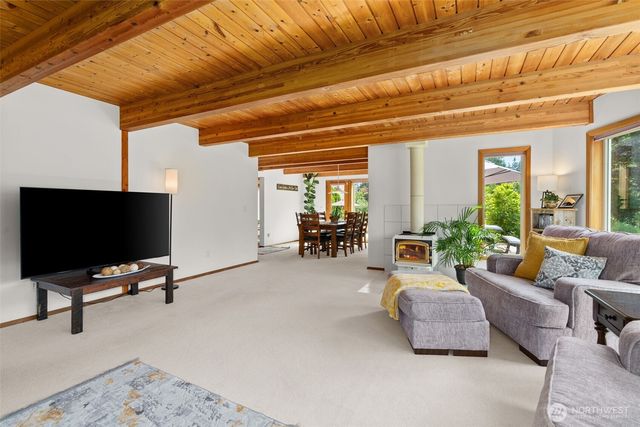 1090 Middle Fork Road, Onalaska, WA 98570
