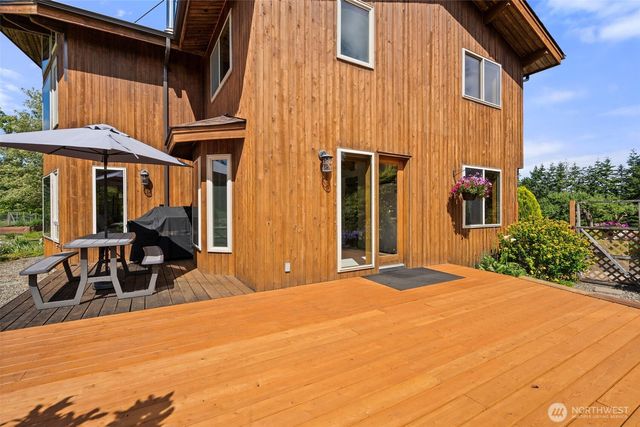 1090 Middle Fork Road, Onalaska, WA 98570