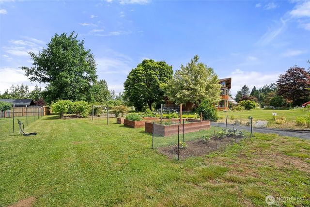 1090 Middle Fork Road, Onalaska, WA 98570
