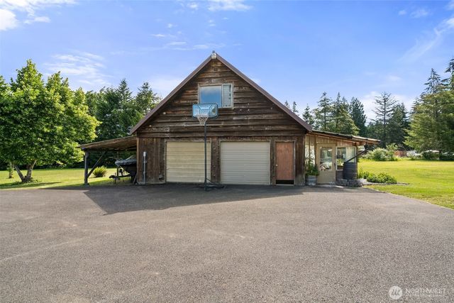 1090 Middle Fork Road, Onalaska, WA 98570