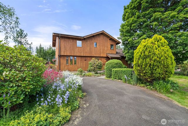 1090 Middle Fork Road, Onalaska, WA 98570