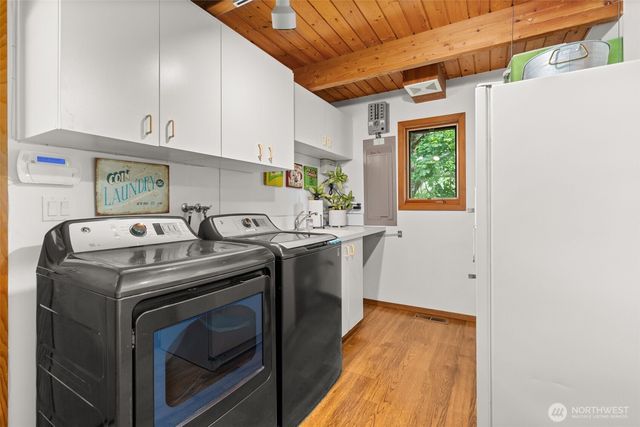 1090 Middle Fork Road, Onalaska, WA 98570