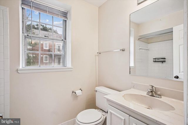 4906 29TH RD S #B2, Arlington, VA 22206