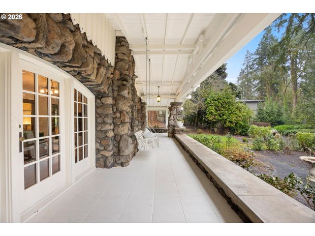 49 BRIARWOOD Rd, Lake Oswego, OR 97034