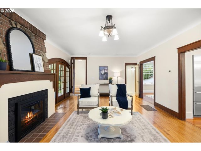 49 BRIARWOOD Rd, Lake Oswego, OR 97034