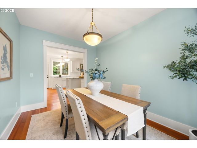 49 BRIARWOOD Rd, Lake Oswego, OR 97034