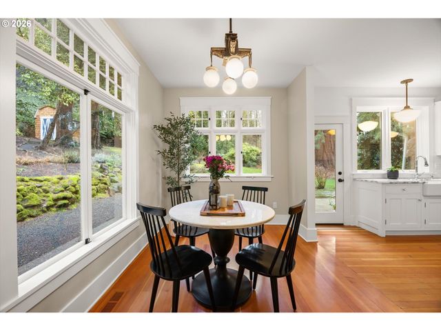 49 BRIARWOOD Rd, Lake Oswego, OR 97034