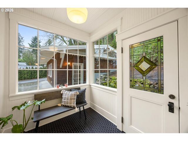 49 BRIARWOOD Rd, Lake Oswego, OR 97034