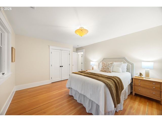 49 BRIARWOOD Rd, Lake Oswego, OR 97034