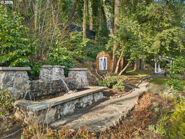 49 BRIARWOOD Rd, Lake Oswego, OR 97034
