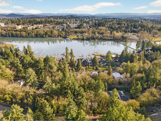 49 BRIARWOOD Rd, Lake Oswego, OR 97034