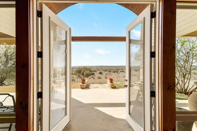 2810 Bridlewood Ranches Dr., San Marcos, TX 78666