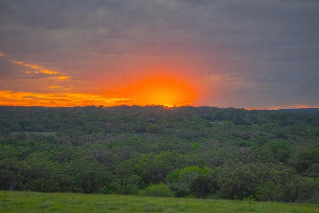 2810 Bridlewood Ranches Dr., San Marcos, TX 78666