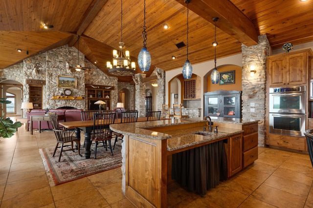 2810 Bridlewood Ranches Dr., San Marcos, TX 78666