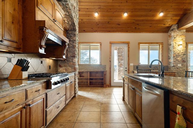 2810 Bridlewood Ranches Dr., San Marcos, TX 78666