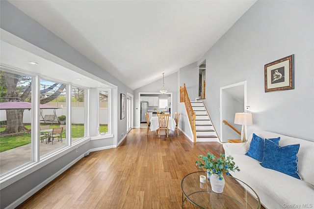 8 Central Park Road, Plainview, NY 11803