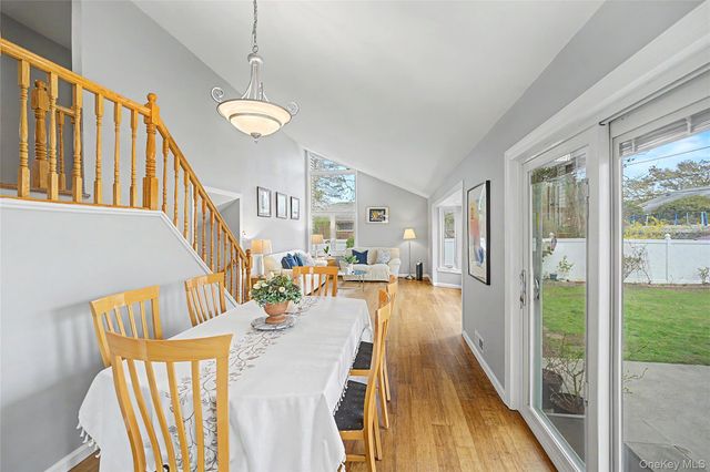 8 Central Park Road, Plainview, NY 11803