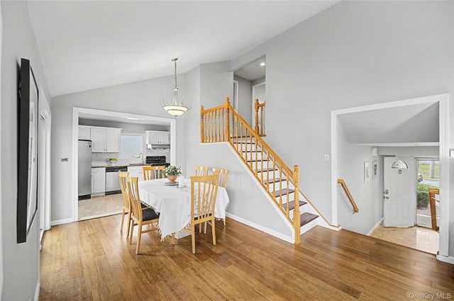 8 Central Park Road, Plainview, NY 11803