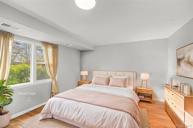 8 Central Park Road, Plainview, NY 11803