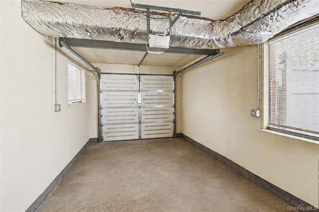 8 Central Park Road, Plainview, NY 11803