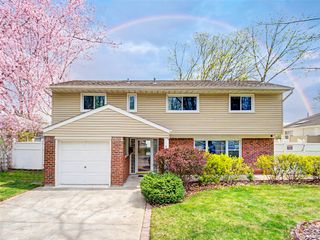 8 Central Park Road, Plainview, NY 11803