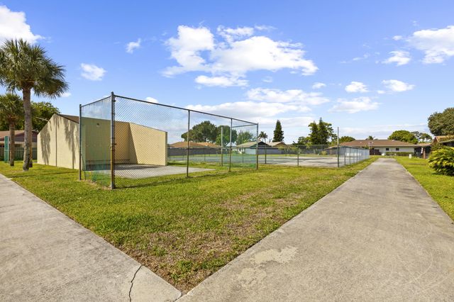 5388 Mendoza Street 88-b, West Palm Beach, FL 33415