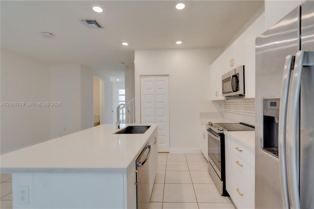 15826 NW 91st Court 15826, Miami Lakes, FL 33018