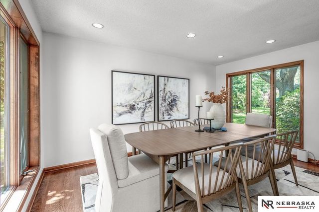 1222 N 101 Circle, Omaha, NE 68114