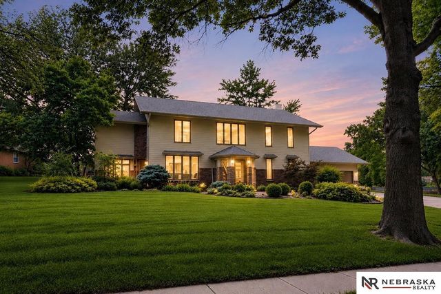 1222 N 101 Circle, Omaha, NE 68114