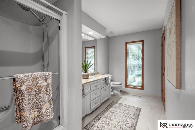 1222 N 101 Circle, Omaha, NE 68114