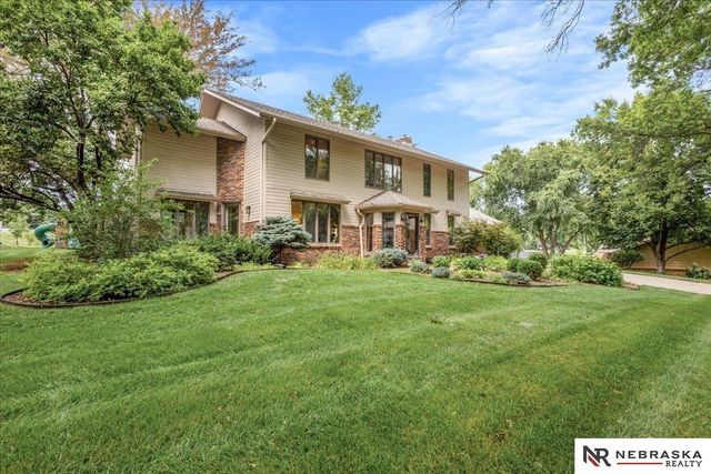 1222 N 101 Circle, Omaha, NE 68114