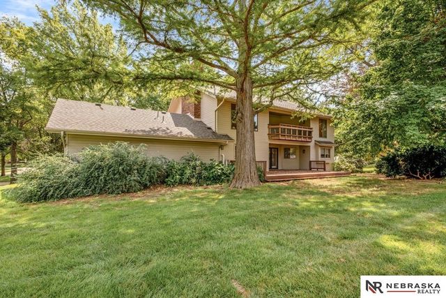 1222 N 101 Circle, Omaha, NE 68114